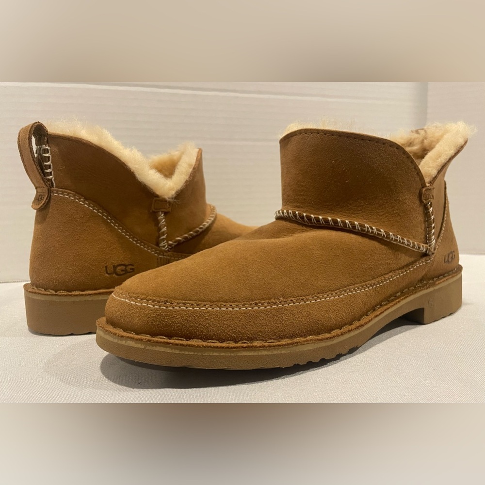 UGG Chestnut Melrose Slip On Ankle Bootie Women’s Size 9